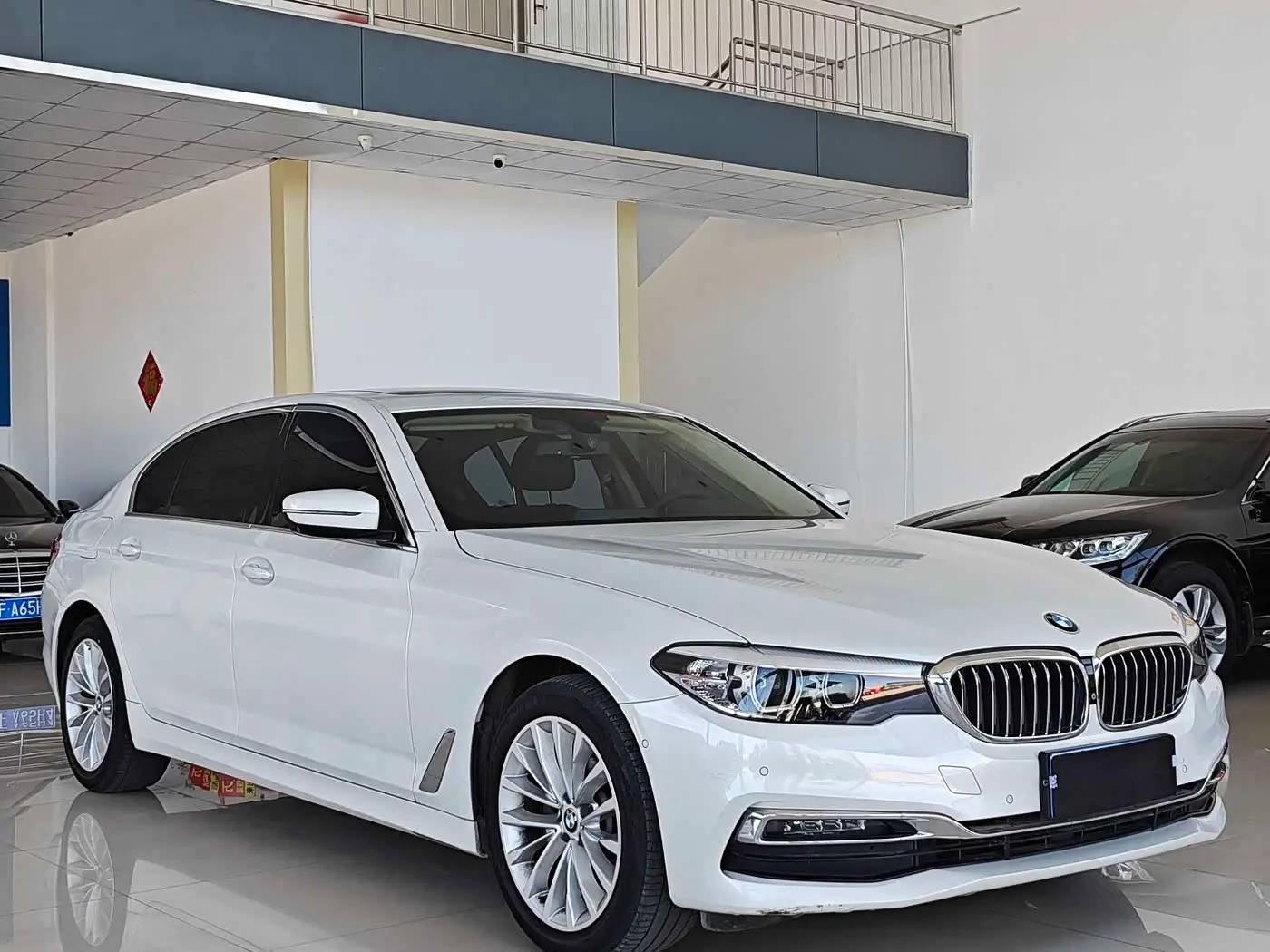 BMW 5 Series 2018 — Фото 3/9