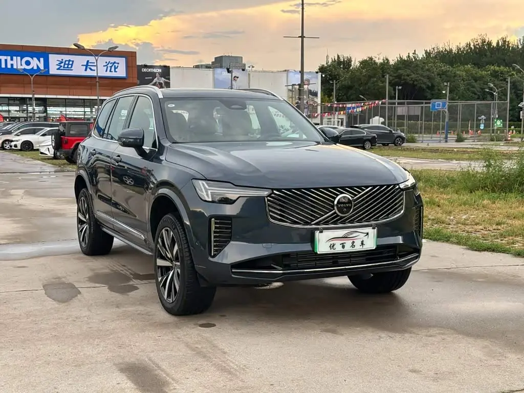 Volvo XC90 Plug-in Hybrid 2026 — Photo 3/20