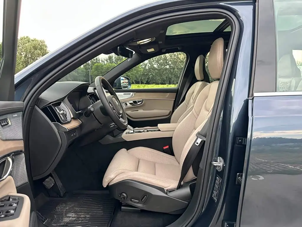 Volvo XC90 Plug-in Hybrid 2026 — Photo 9/20