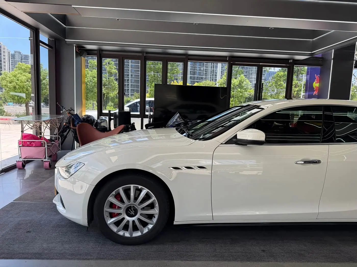 Maserati Ghibli 2017 — Şəkil 15/19