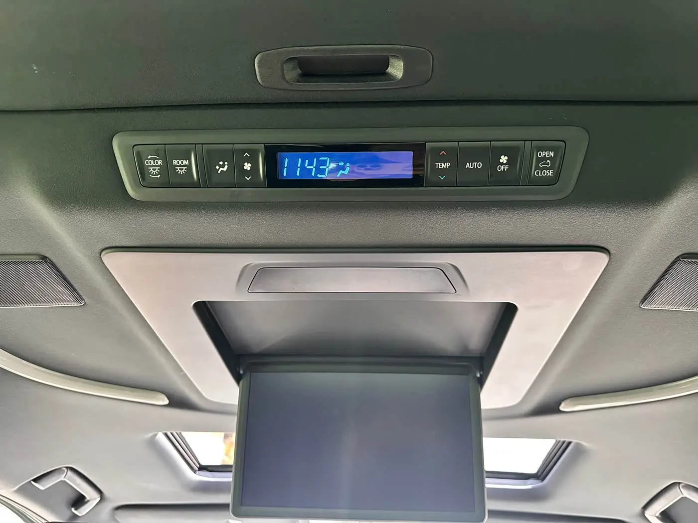 Toyota Vellfire 2021 — Photo 20/20