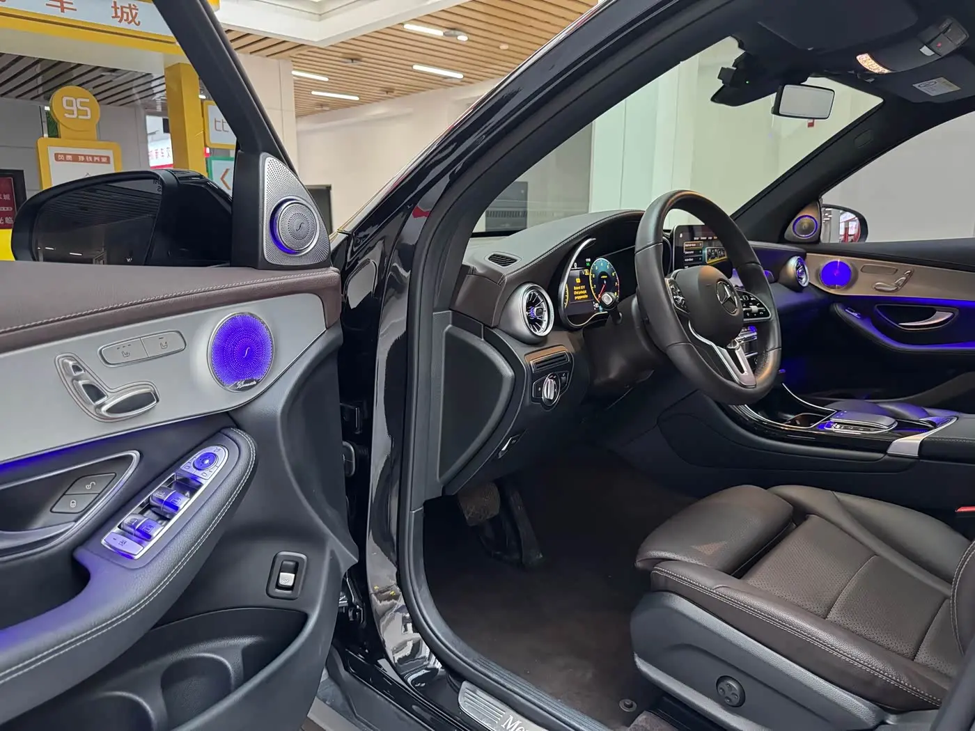 Mercedes-Benz GLC 2022 — Фото 9/20