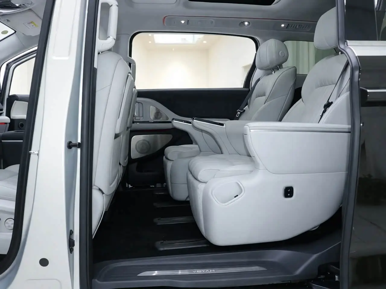 Voyah Auto Voyah Dreamer 2025 — Photo 5/15