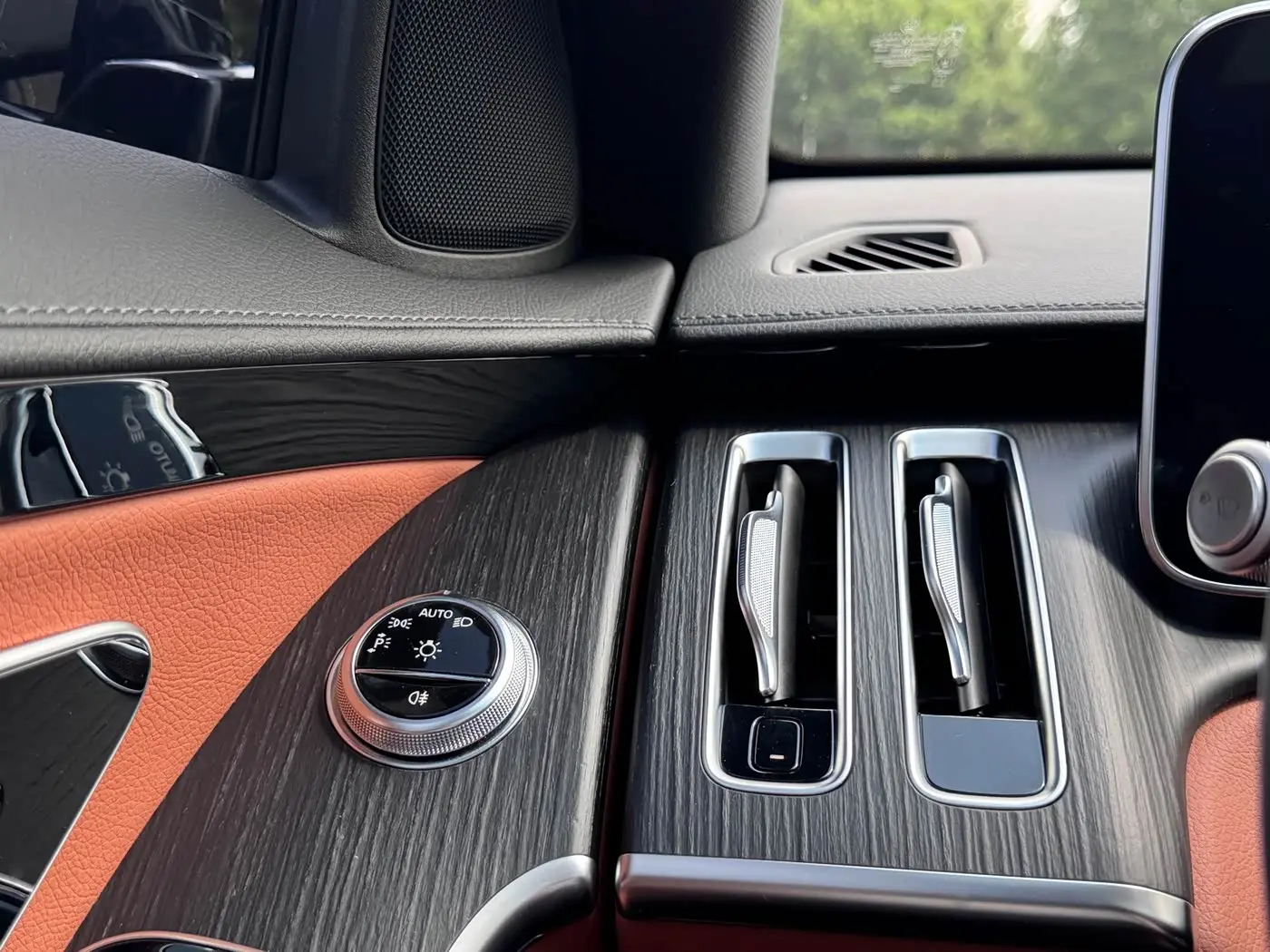 Mercedes-Benz S-Class 2024 — Photo 14/16