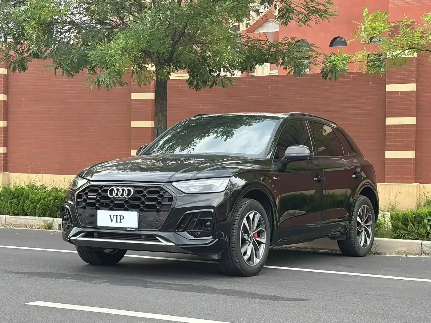 Audi Q5L 2026 — Şəkil 1/9