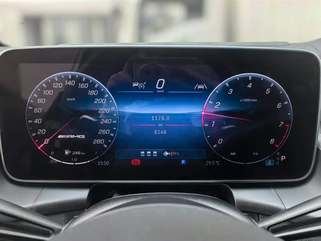Mercedes-Benz GLC AMG 2025 — Photo 16/16