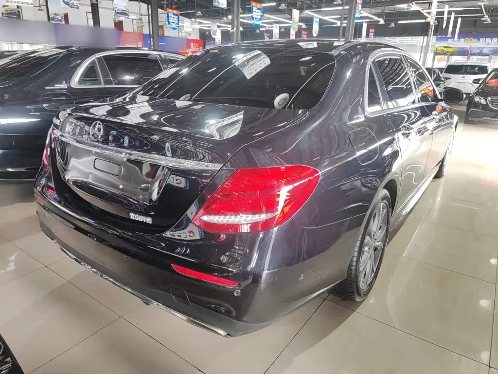 Mercedes-Benz E-Class 2020 — Photo 5/11