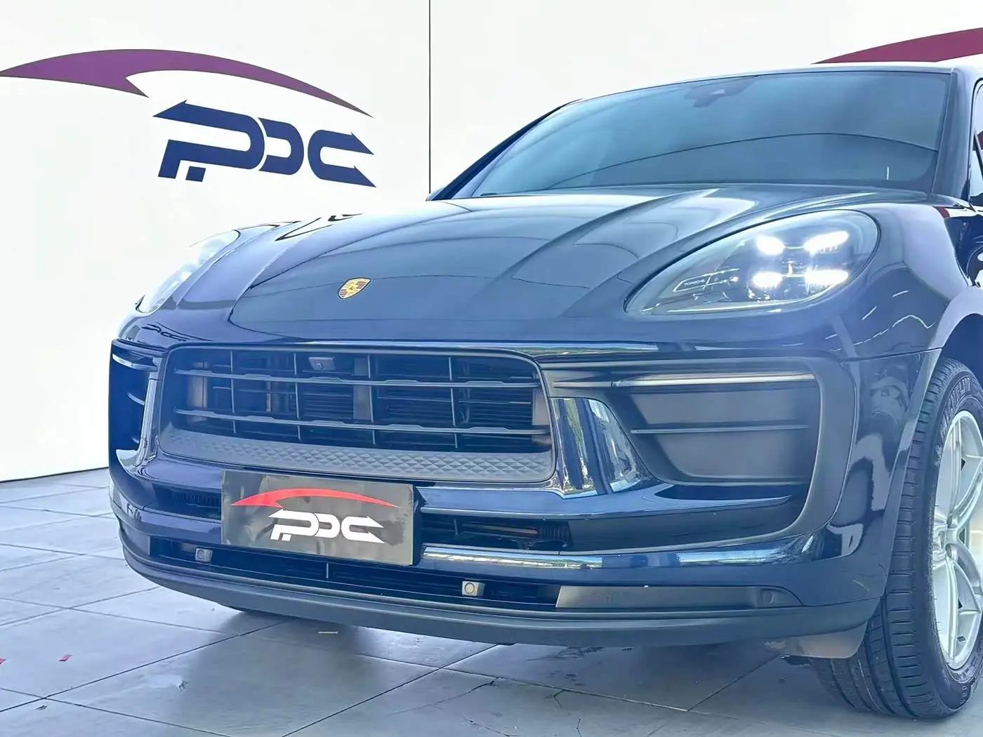 Porsche Macan 2022 — ფოტო 4/20