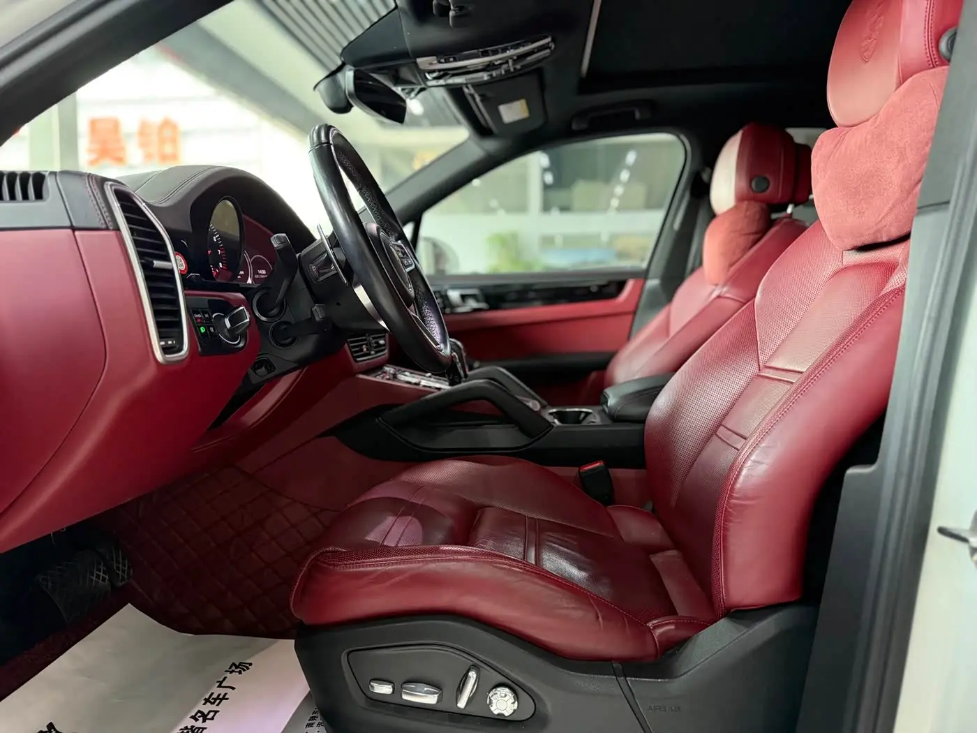 Porsche Cayenne 2018 — Şəkil 14/20