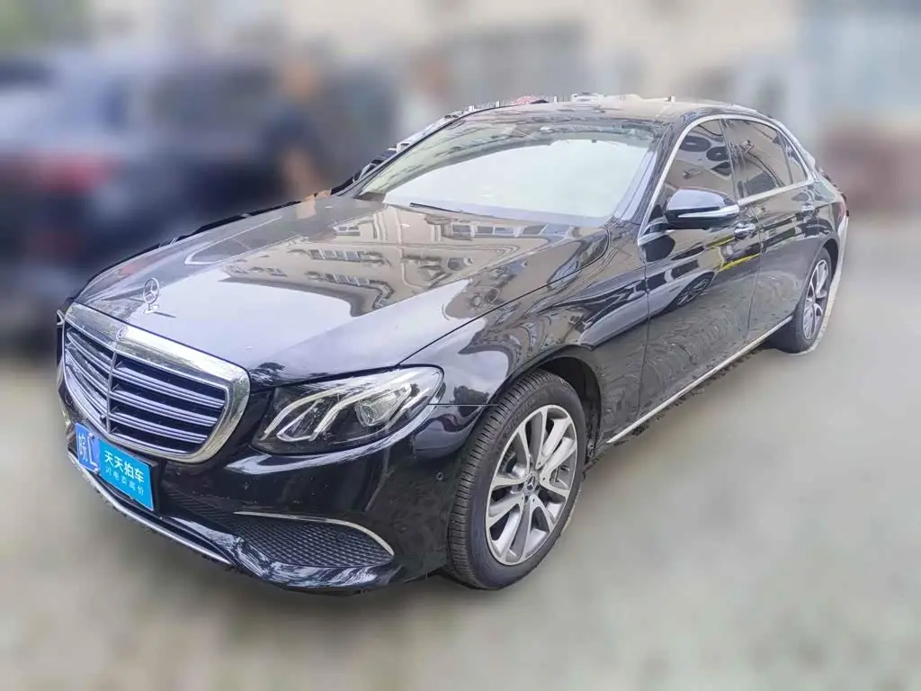 Mercedes-Benz E-Class 2018 — Фото 1/13