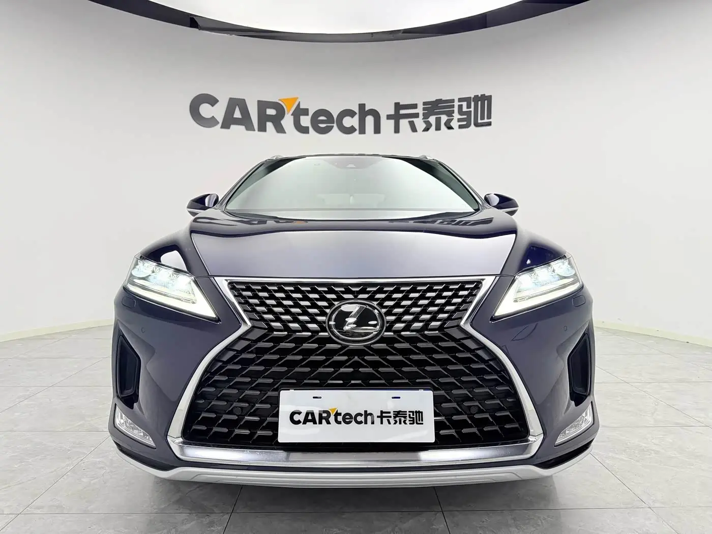 Lexus RX 2021 — Photo 2/9
