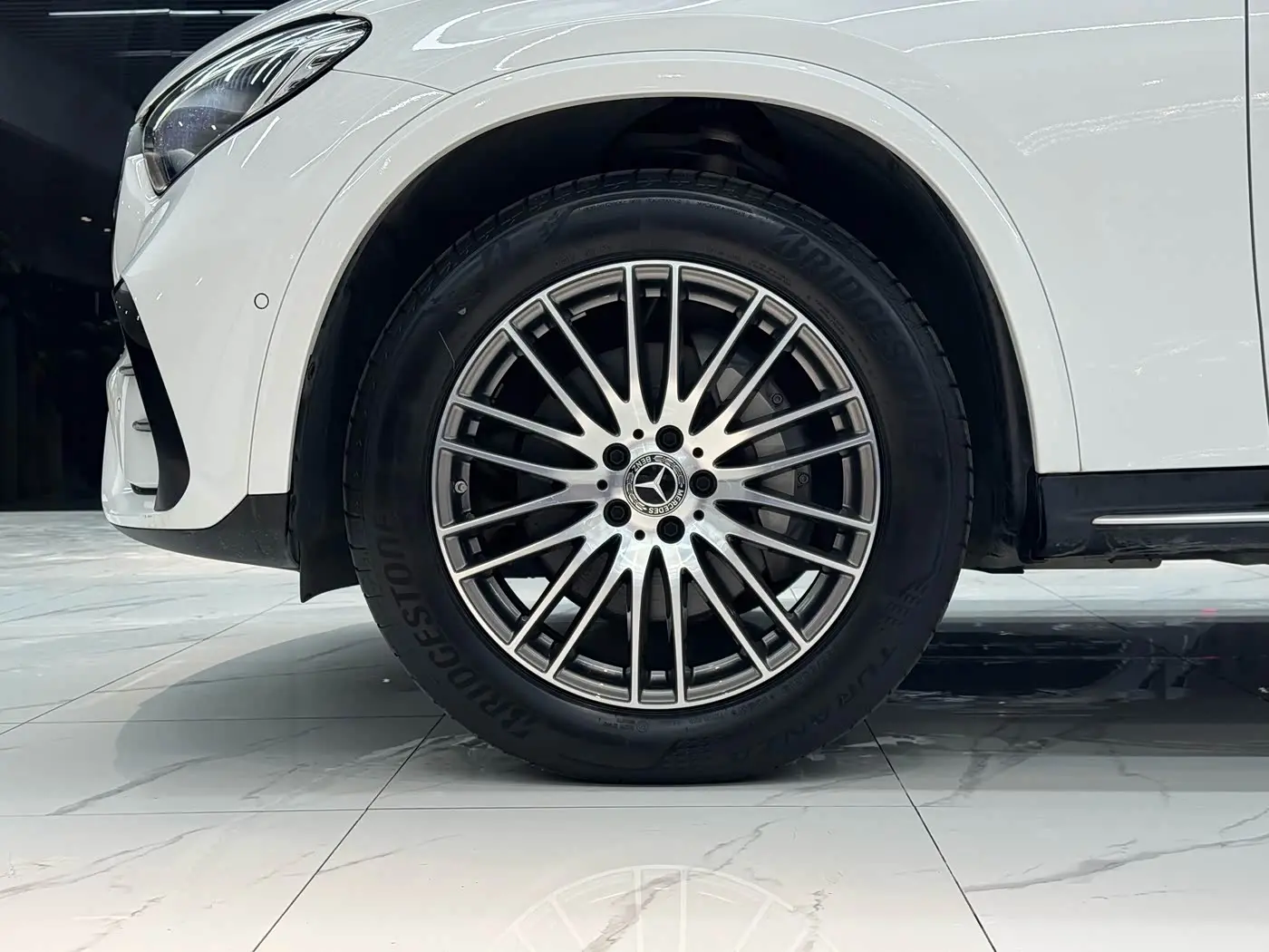 Mercedes-Benz GLC 2023 — Photo 16/16