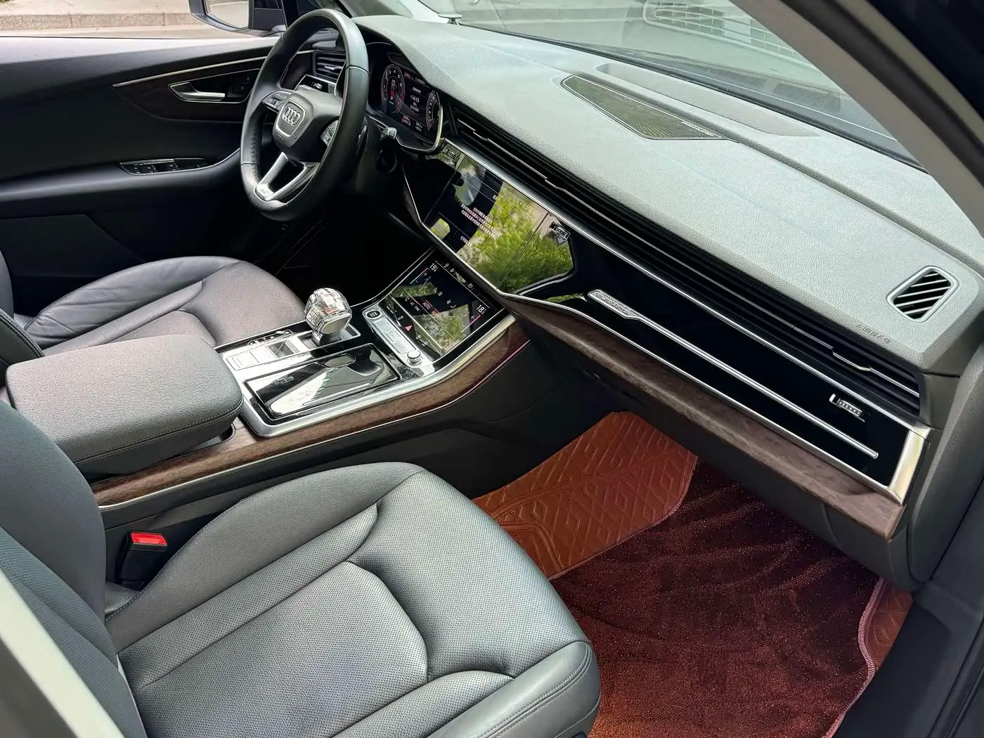 Audi Q7 2021 — Photo 7/20