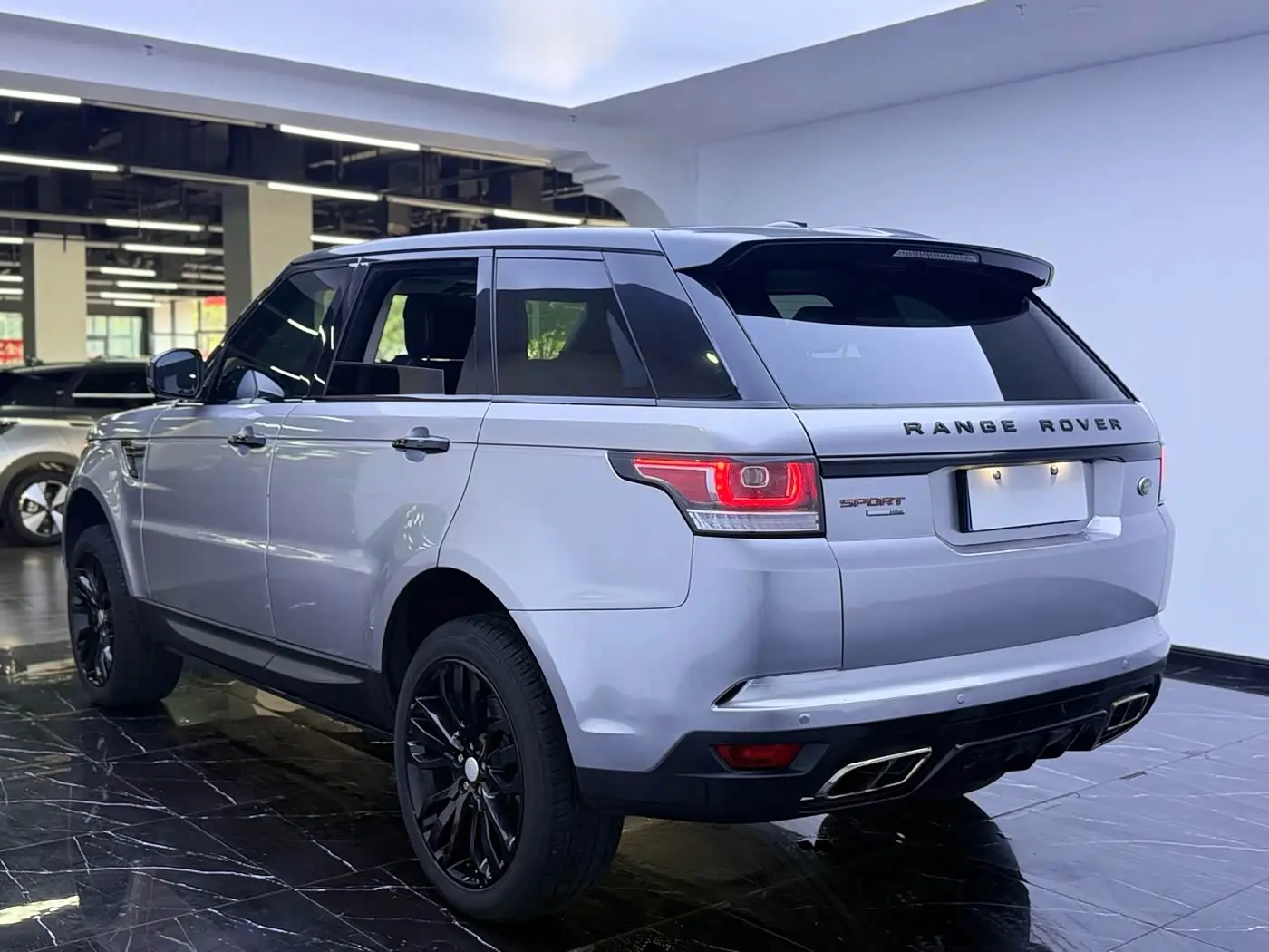 Land Rover Range Rover Sport 2014 — Фото 19/20