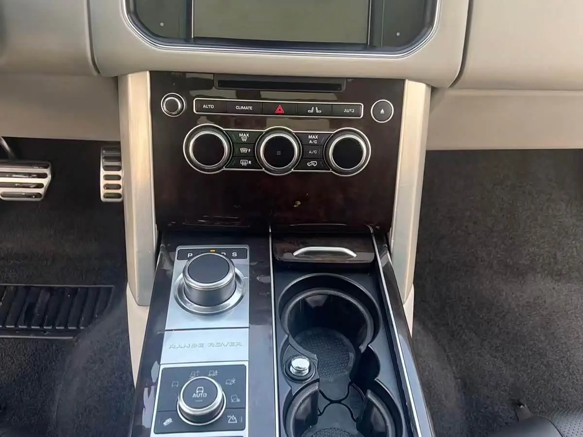 Land Rover Range Rover 2015 — Photo 8/20