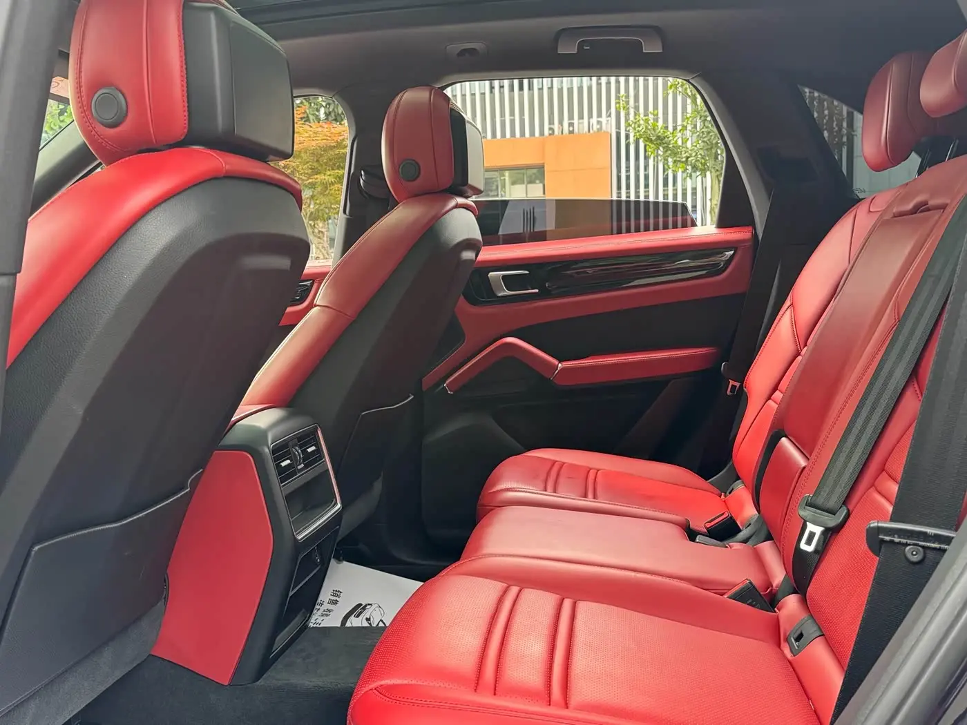 Porsche Cayenne 2019 — Photo 8/18