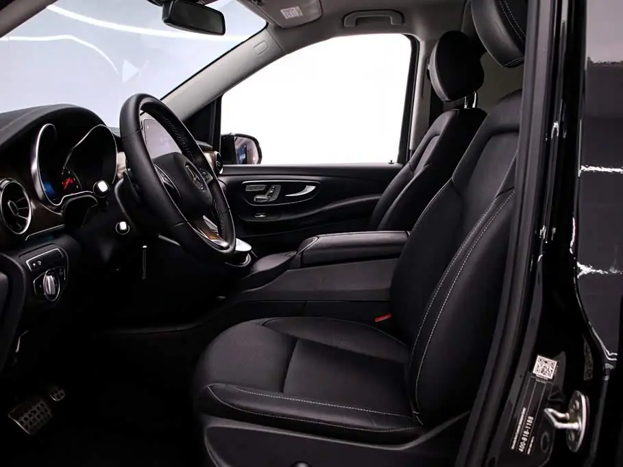 Mercedes-Benz V-Class 2021 — Photo 14/19