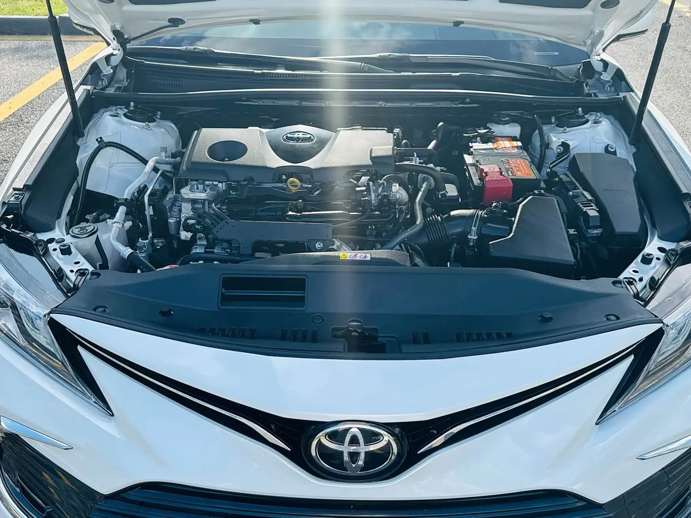Toyota Camry 2023 — Фото 4/20