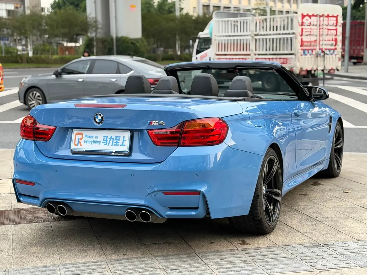 BMW M4 2018 — Şəkil 14/14