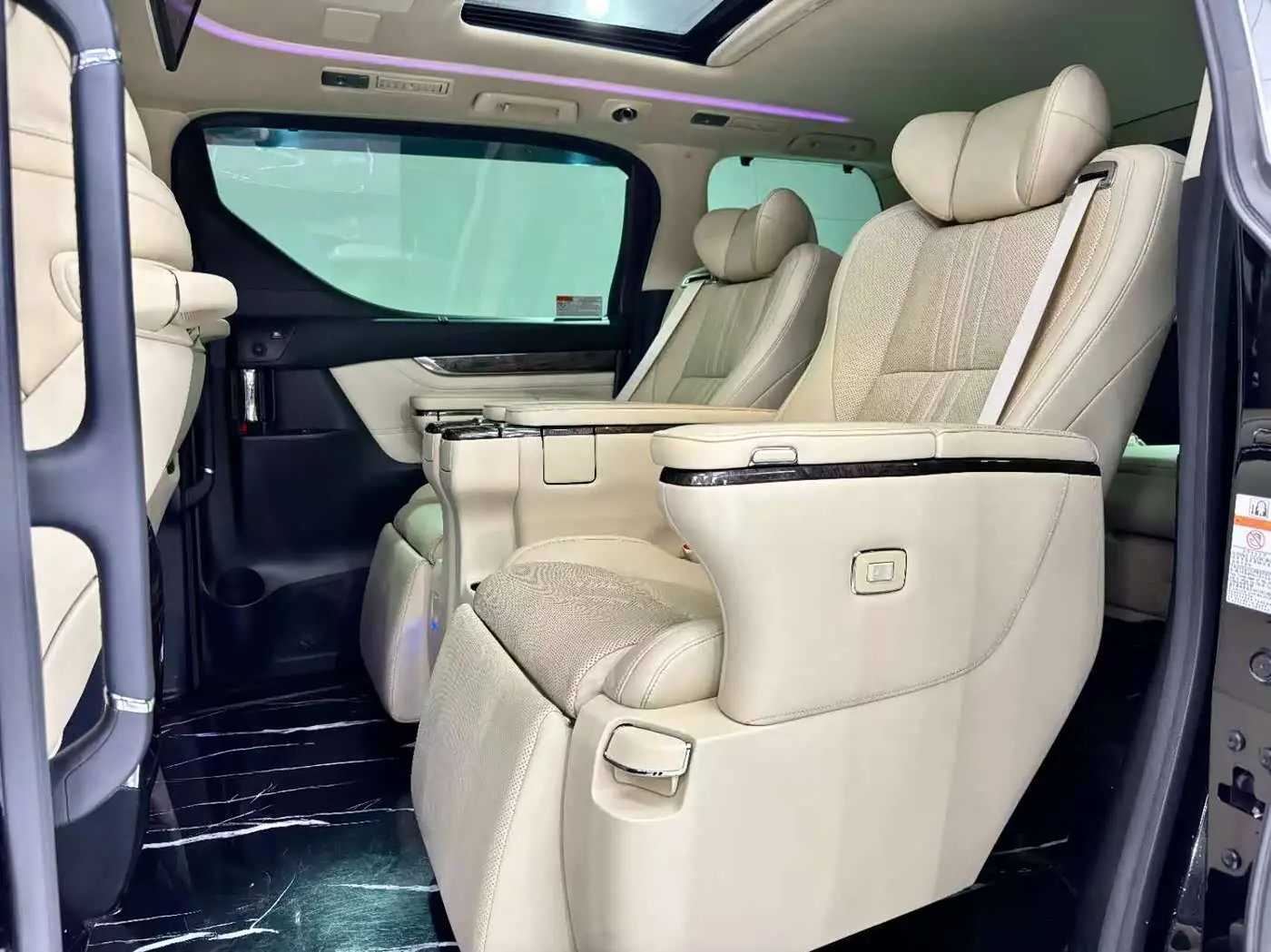 Toyota Alphard 2020 — Şəkil 4/12