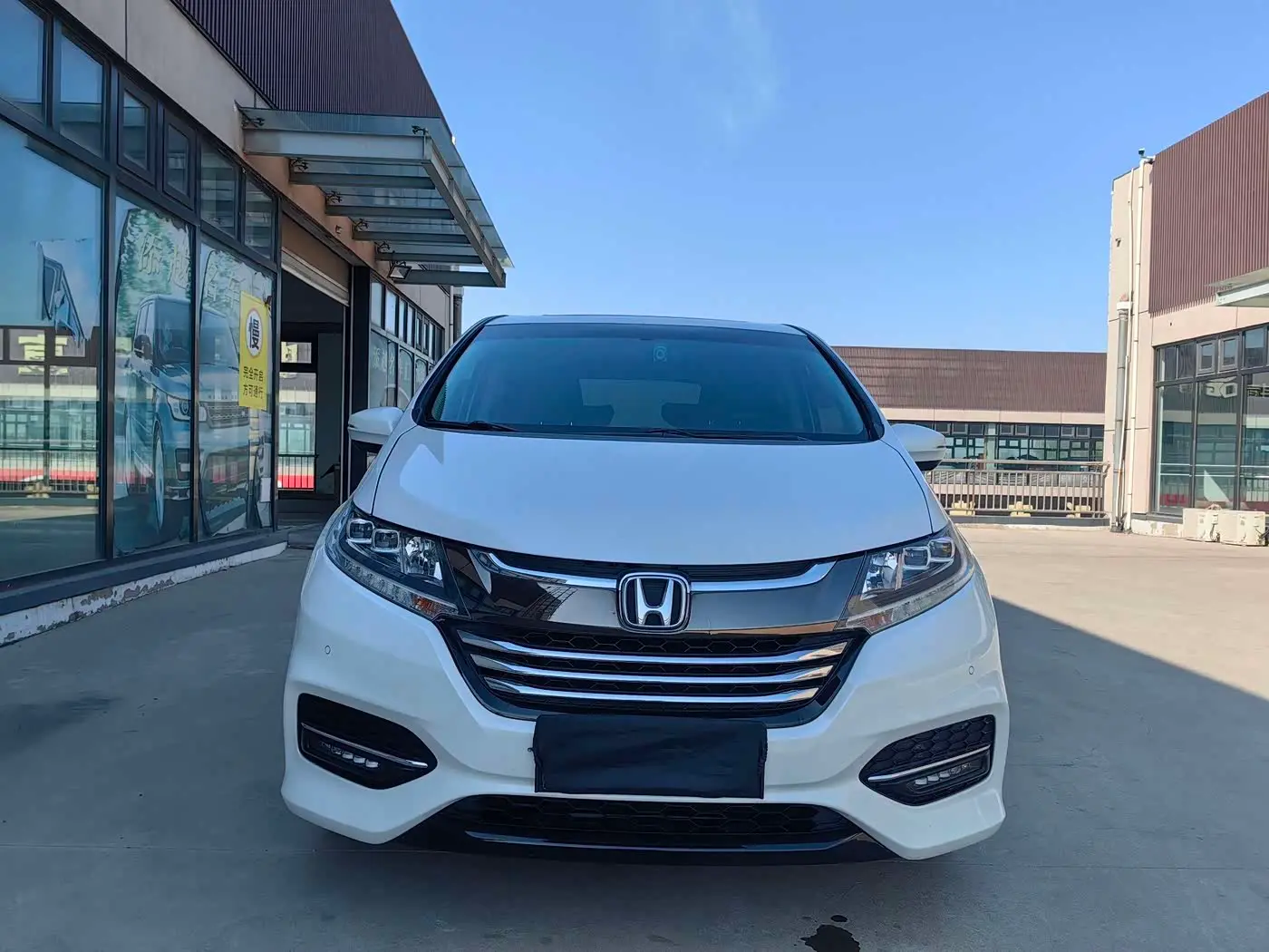 Honda Odyssey 2018 — Фото 2/15
