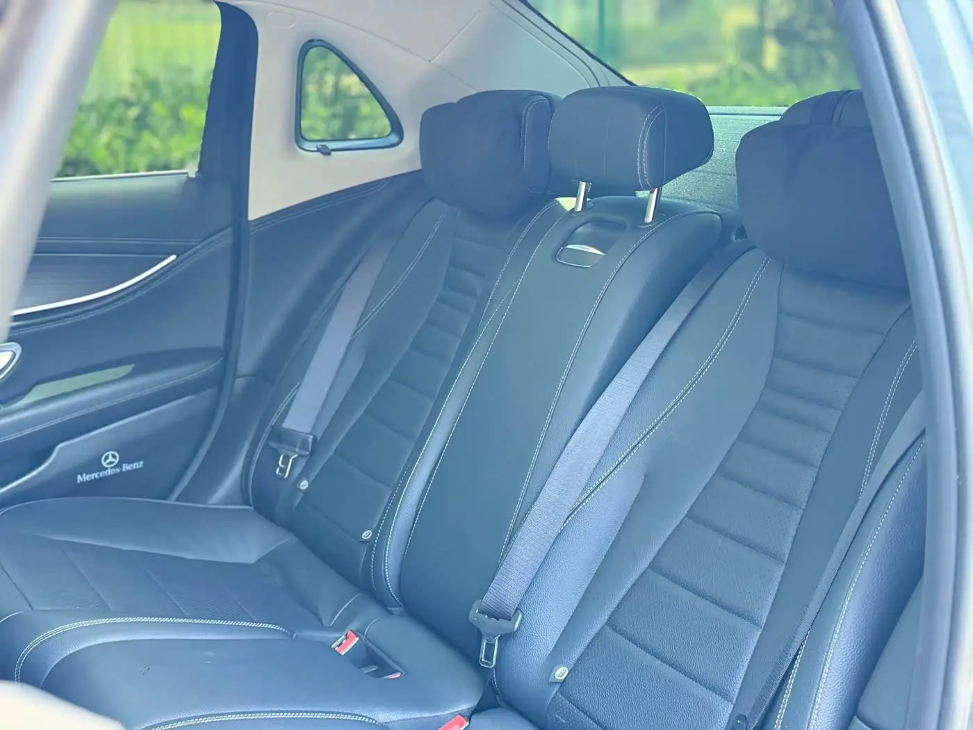 Mercedes-Benz E-Class 2020 — Photo 11/20