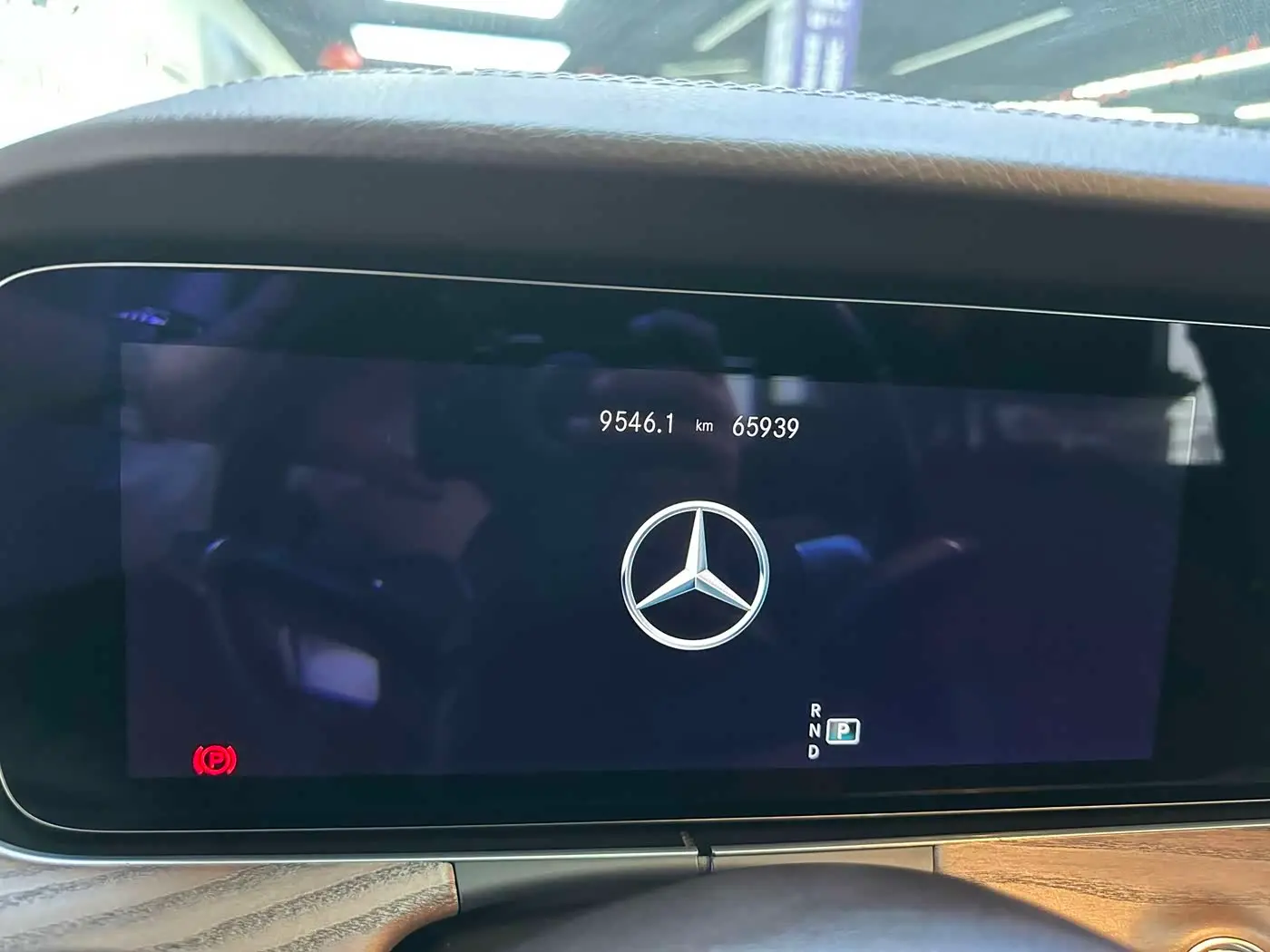 Mercedes-Benz E-Class 2022 — Photo 10/11