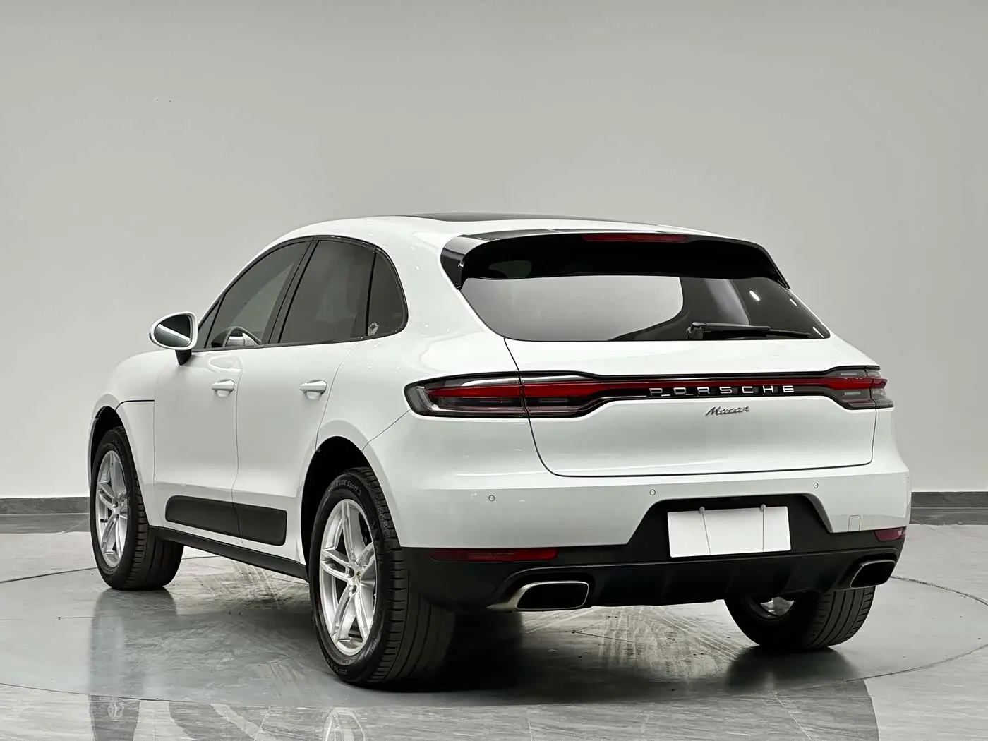 Porsche Macan 2019 — Фото 6/20