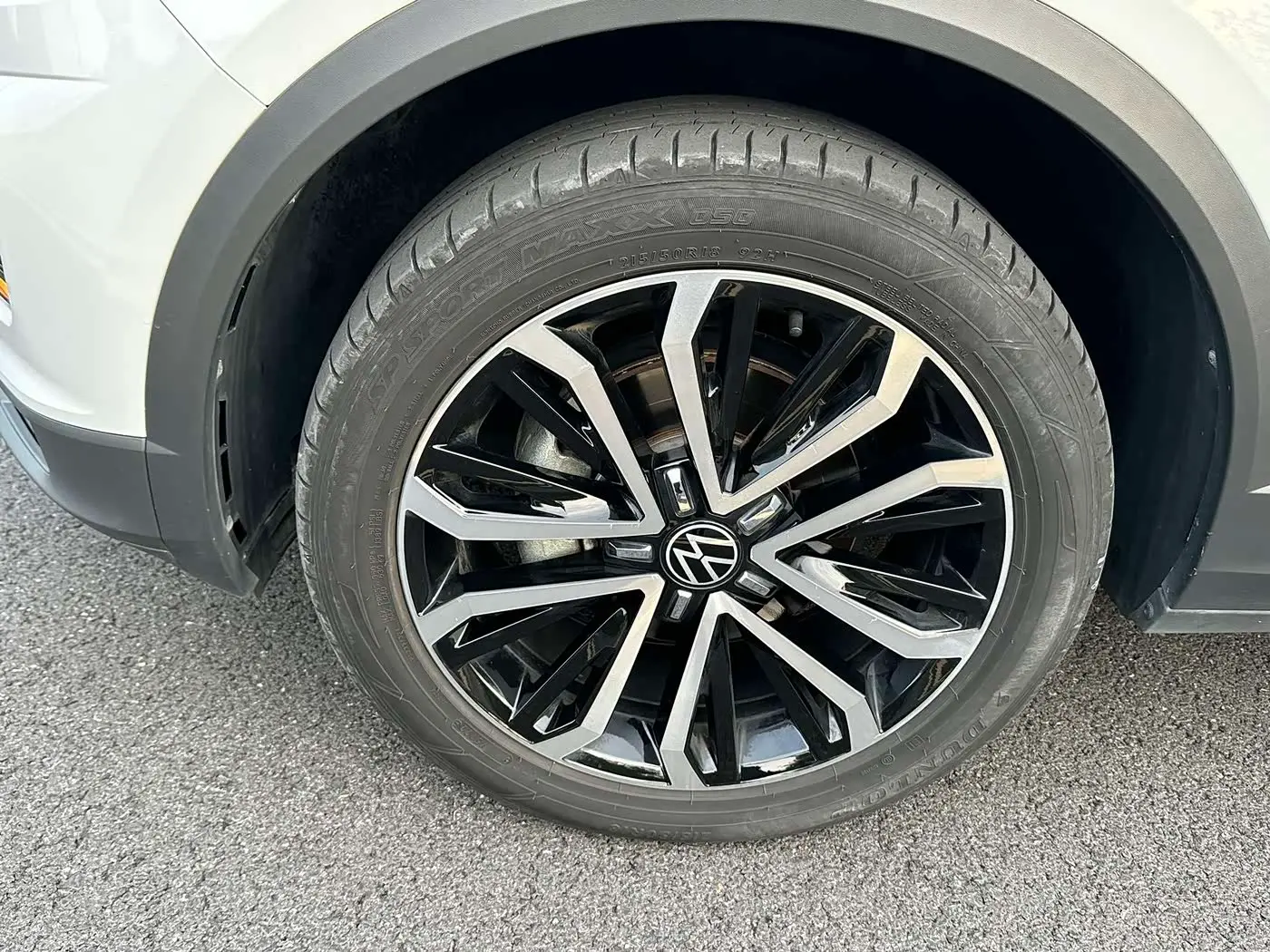 Volkswagen T-ROC 2023 — Photo 15/18