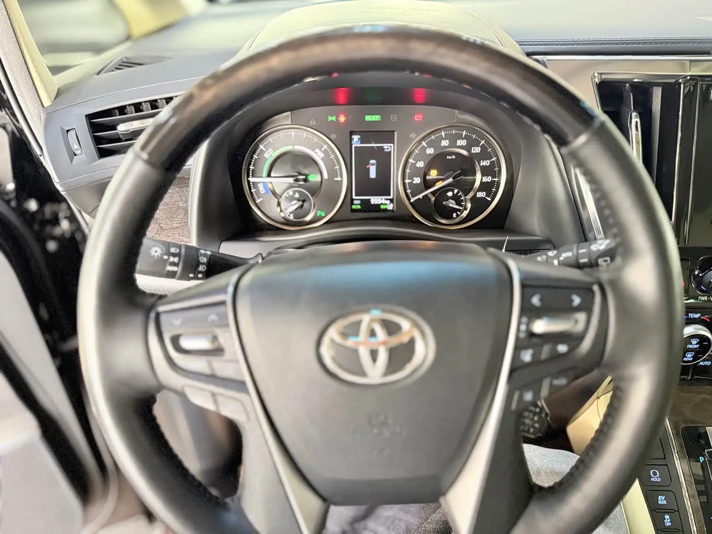 Toyota Vellfire 2020 — Photo 6/20