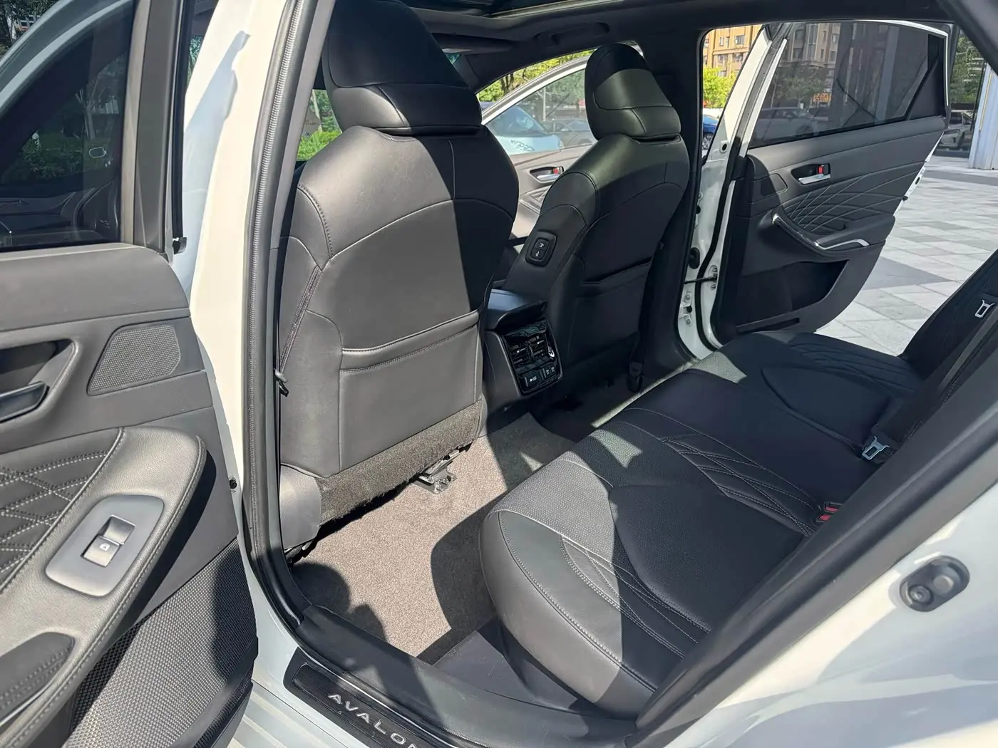 Toyota Avalon 2022 — Фото 10/20
