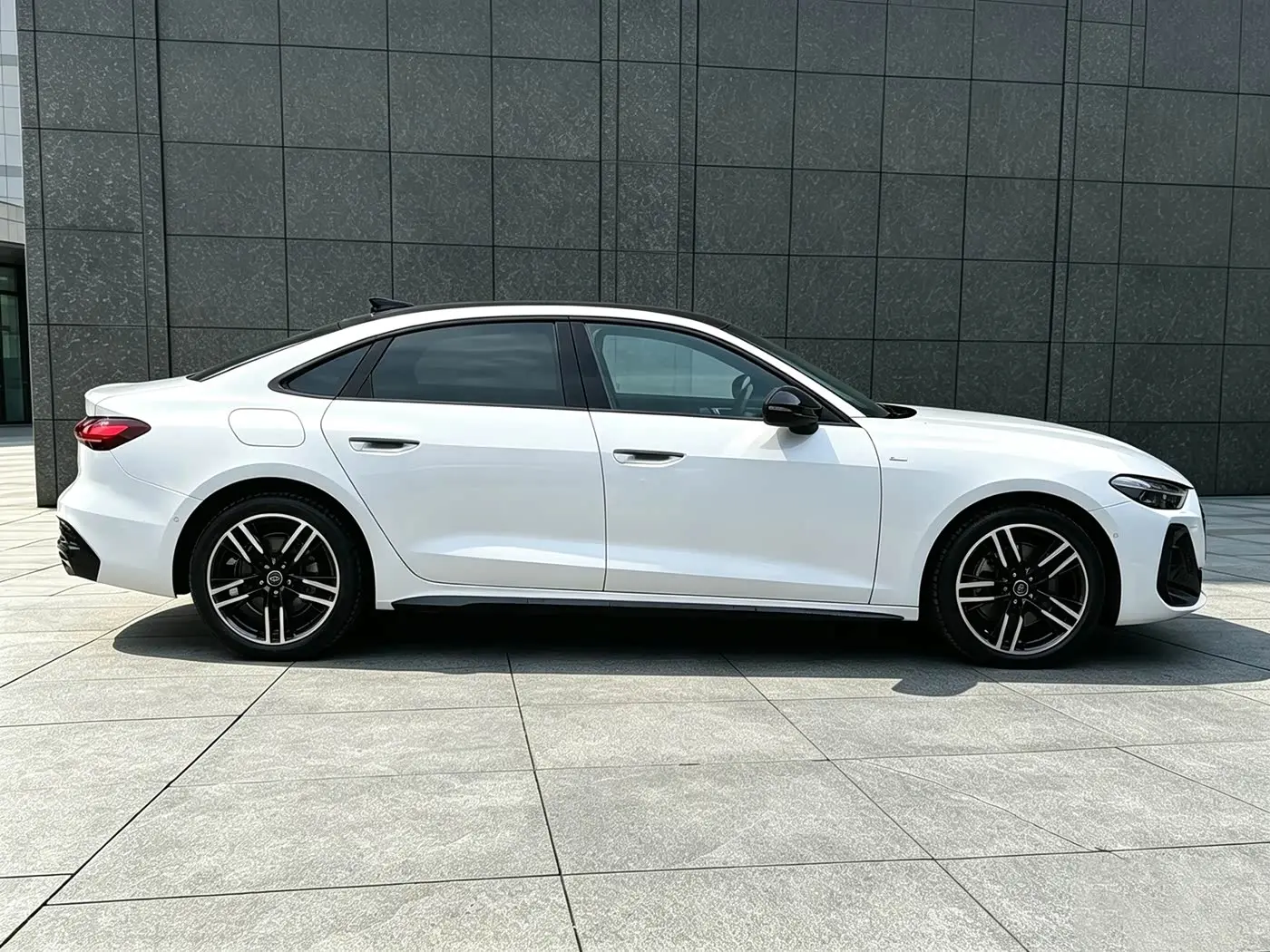 Audi A5L 2025 — Фото 15/15