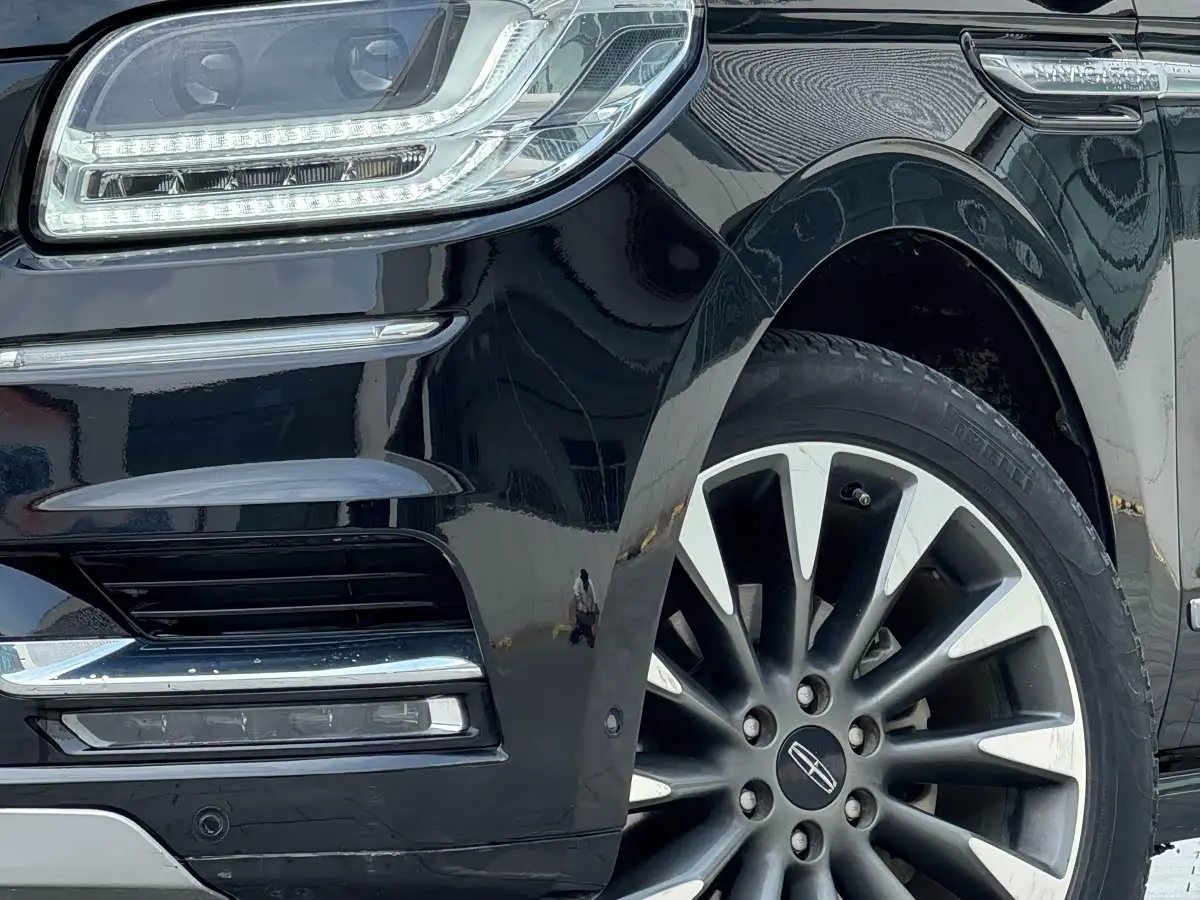 Lincoln Navigator 2020 — Şəkil 4/20