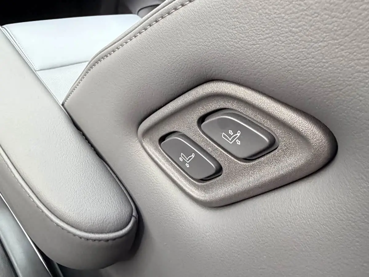 Buick GL8 New Energy 2026 — Photo 13/20