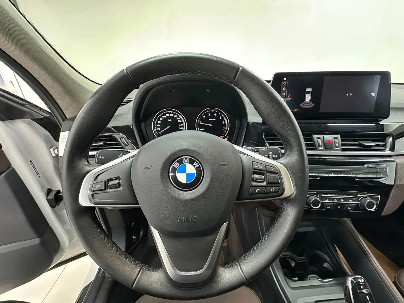 BMW X1 2022 — Фото 8/20