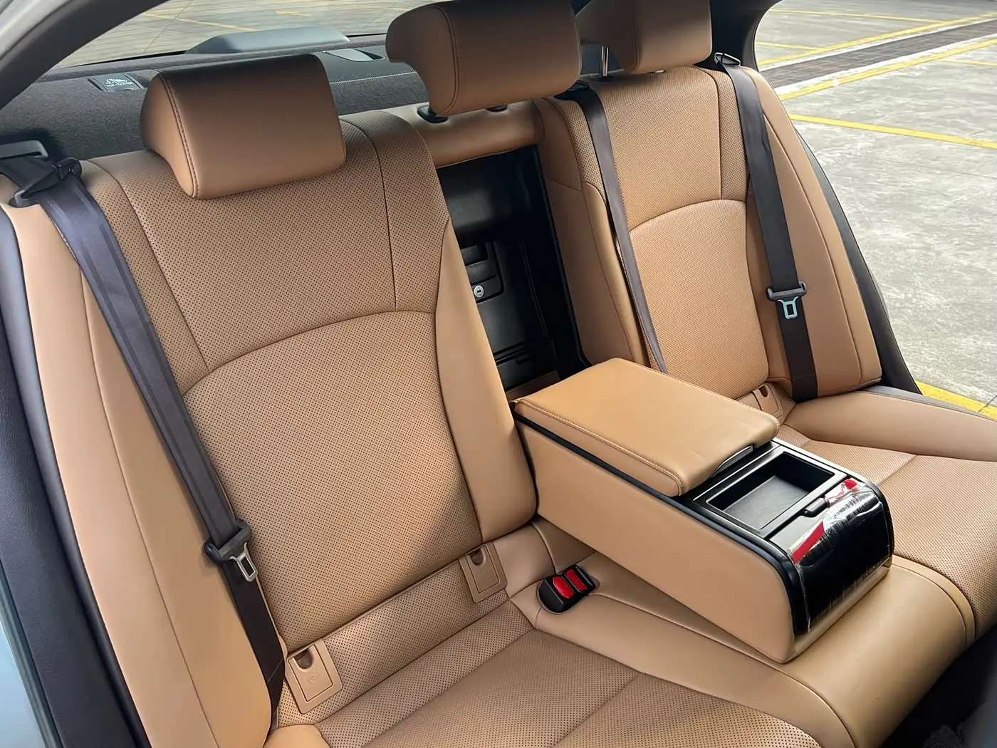 Lexus ES 2019 — Photo 18/20