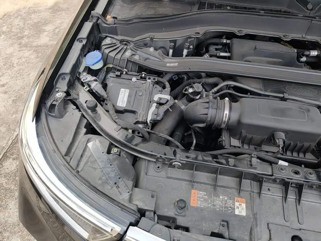 Ford Explorer 2020 — Photo 19/20
