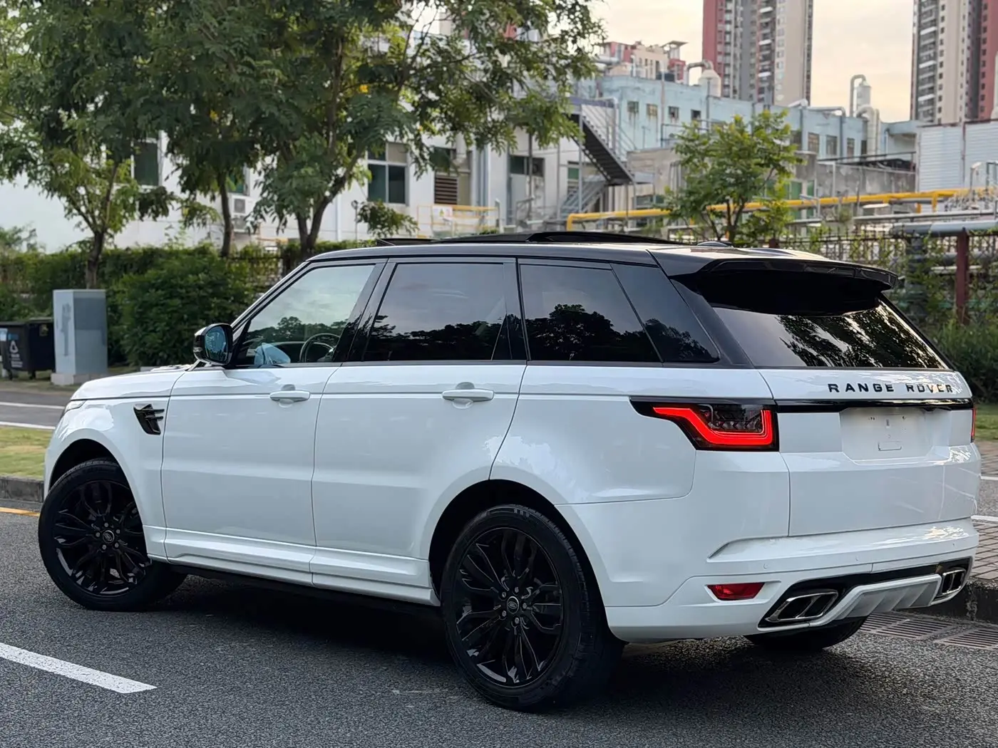 Land Rover Range Rover Sport 2014 — Photo 8/11