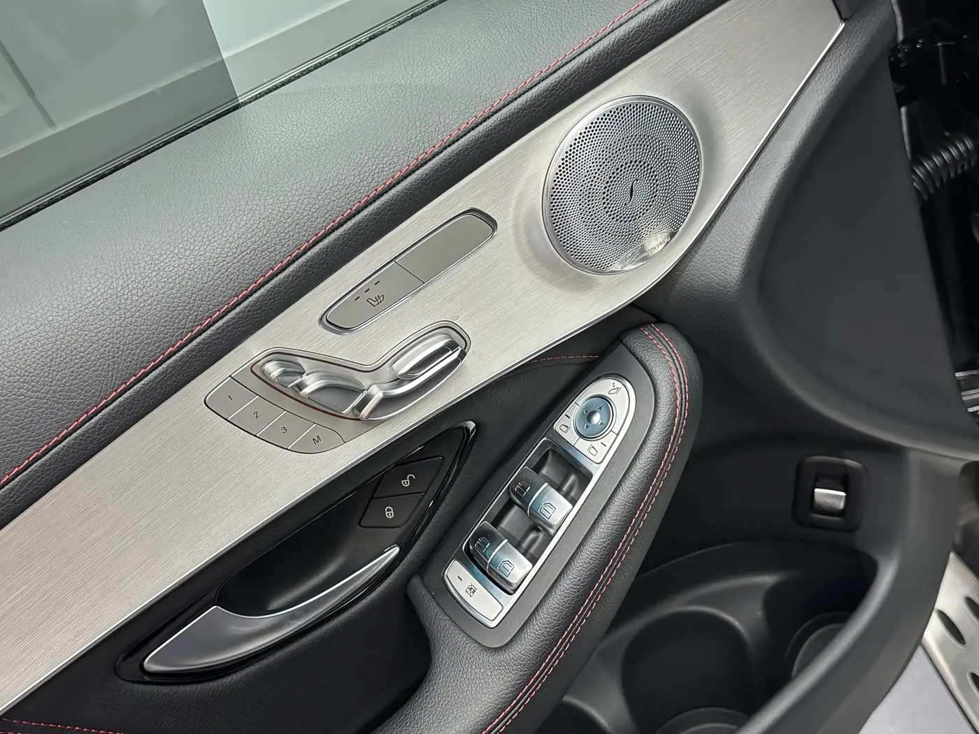 Mercedes-Benz GLC AMG 2018 — Photo 8/20