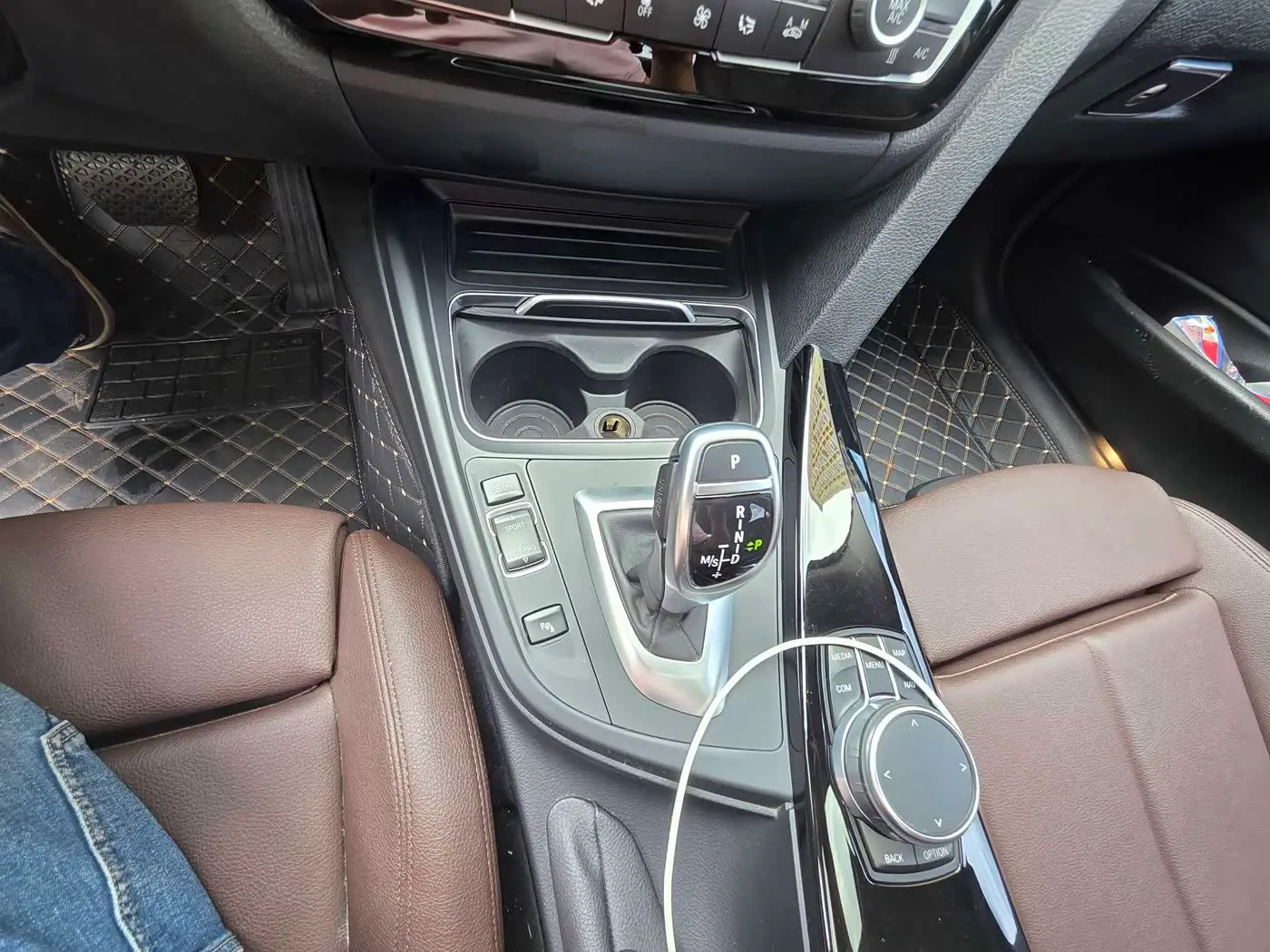 BMW 3 Series 2018 — Фото 16/20