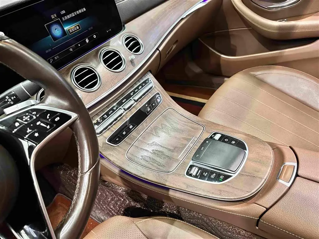 Mercedes-Benz E-Class 2022 — Şəkil 18/20