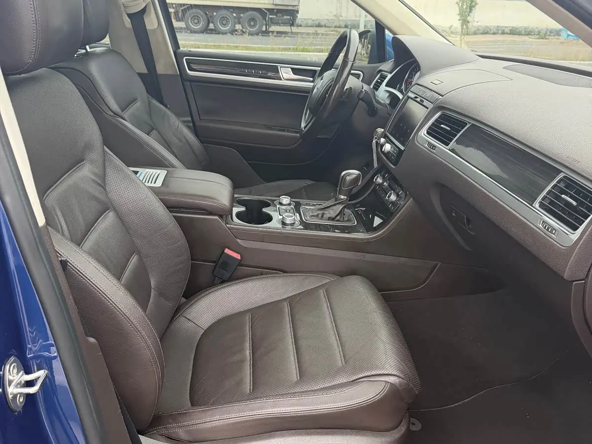 Volkswagen Touareg 2016 — Şəkil 5/13