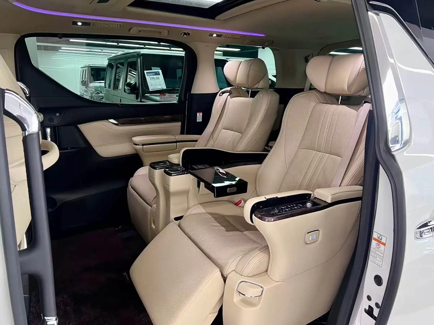 Toyota Alphard 2020 — Фото 7/20