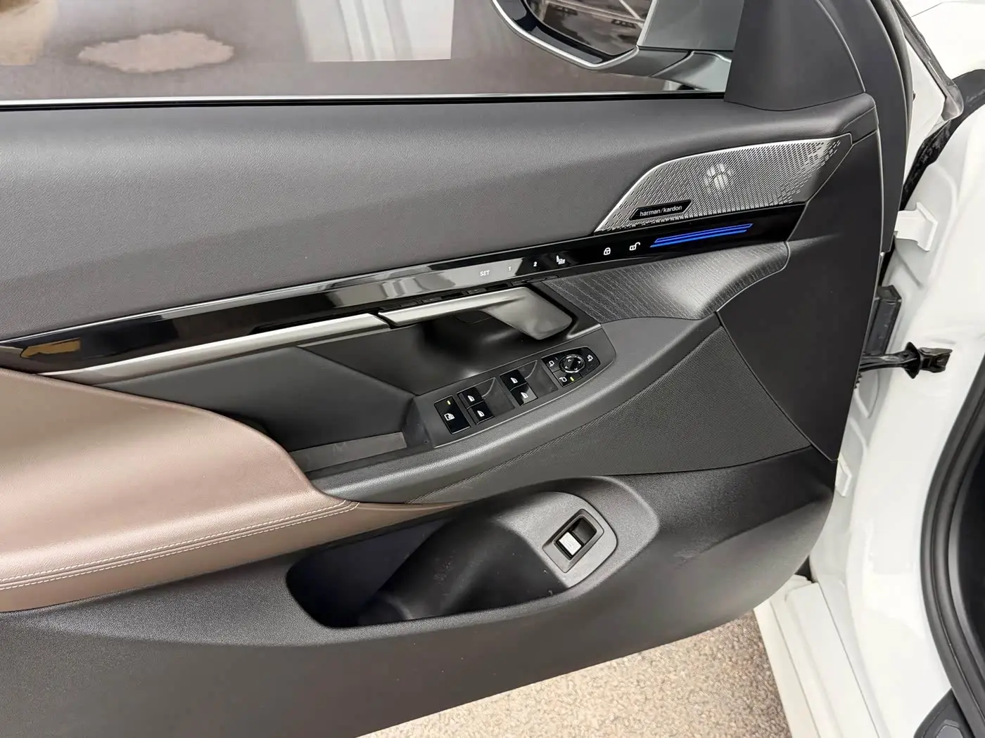 BMW 5 Series 2024 — Photo 13/20