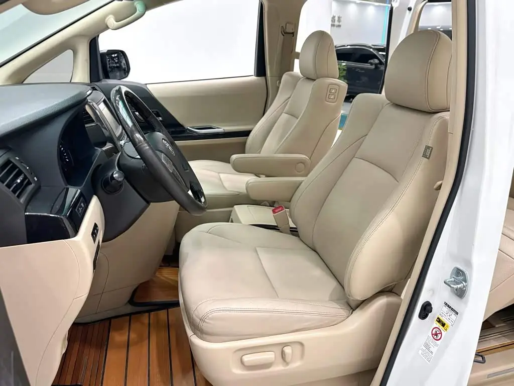 Toyota Alphard 2014 — Photo 9/20