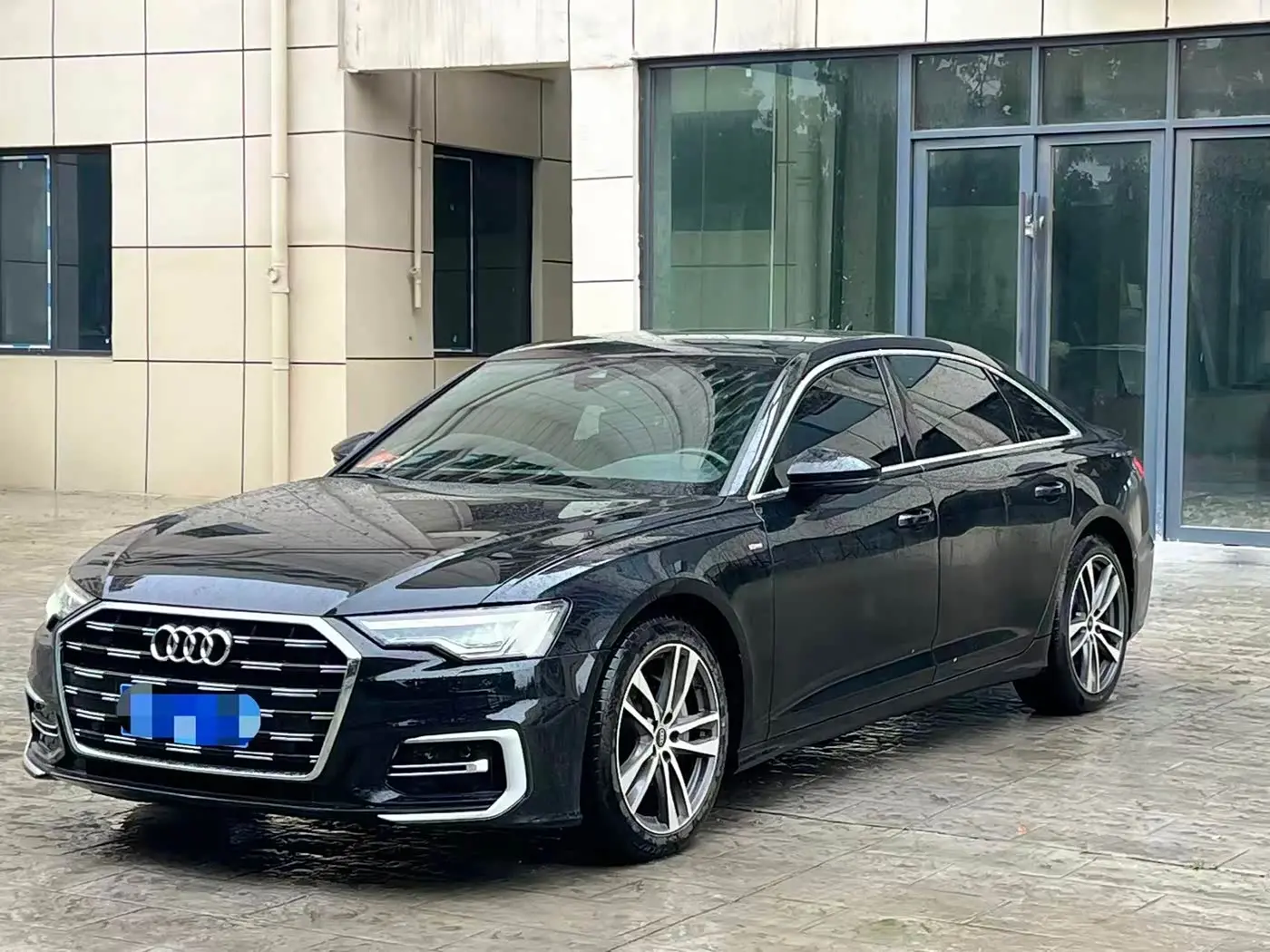 Audi A6L 2023 — Фото 1/9