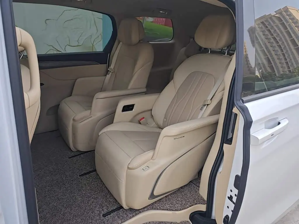 Buick GL8 New Energy 2025 — Фото 13/20