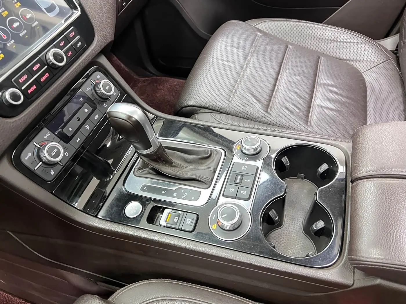 Volkswagen Touareg 2017 — Photo 7/20