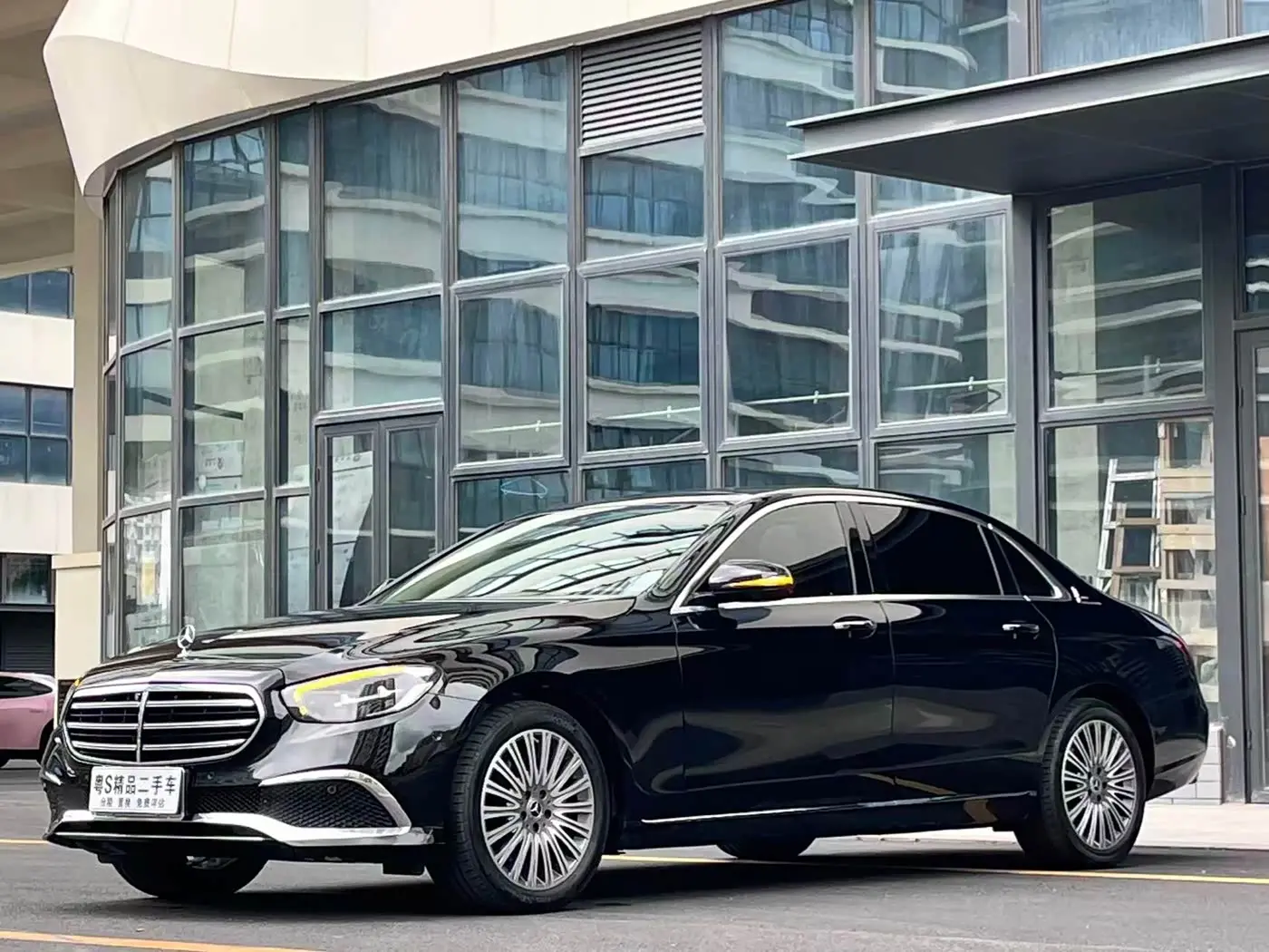 Mercedes-Benz E-Class 2023 — Фото 1/9