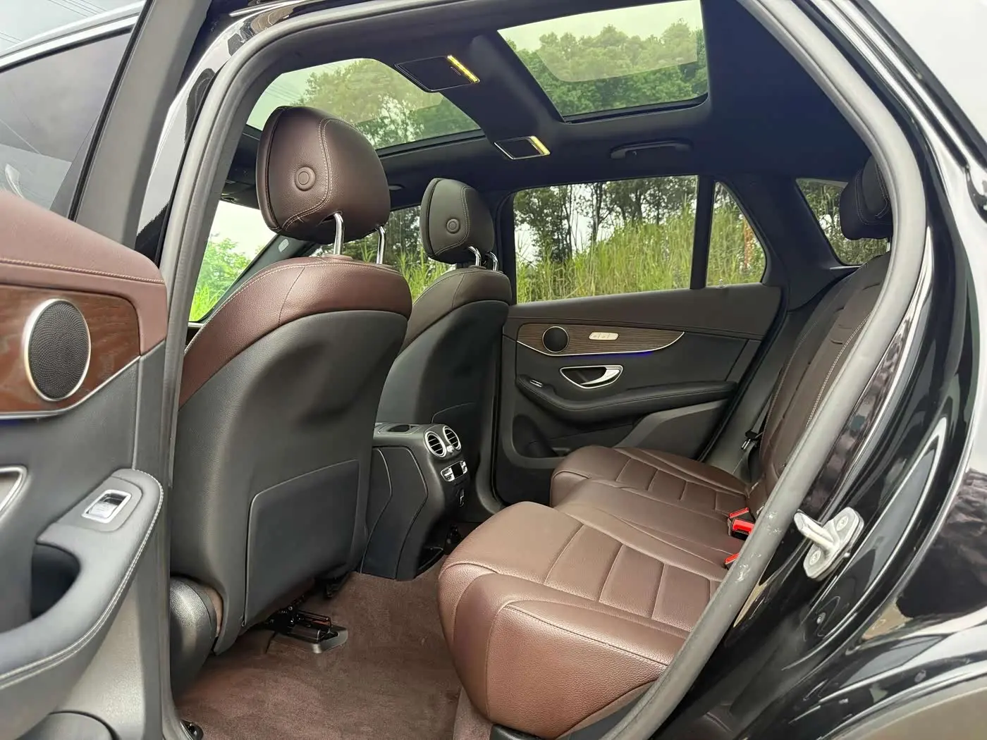 Mercedes-Benz GLC 2022 — Photo 6/9